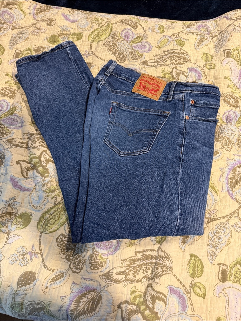 Levi's Men's 505 Medium Blue Straight Jeans